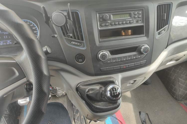 Used Foton Toano 2019 2.8T E5 Van 4J28TC3 Audio And AC Panel