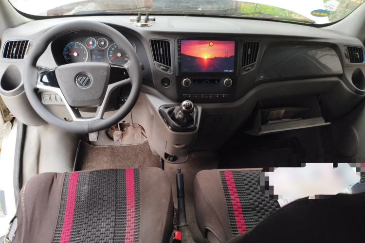 Used Foton Toano 2019 2.5T Flat-Top 5-Seater Open-Window 4J25TC3 Center Console