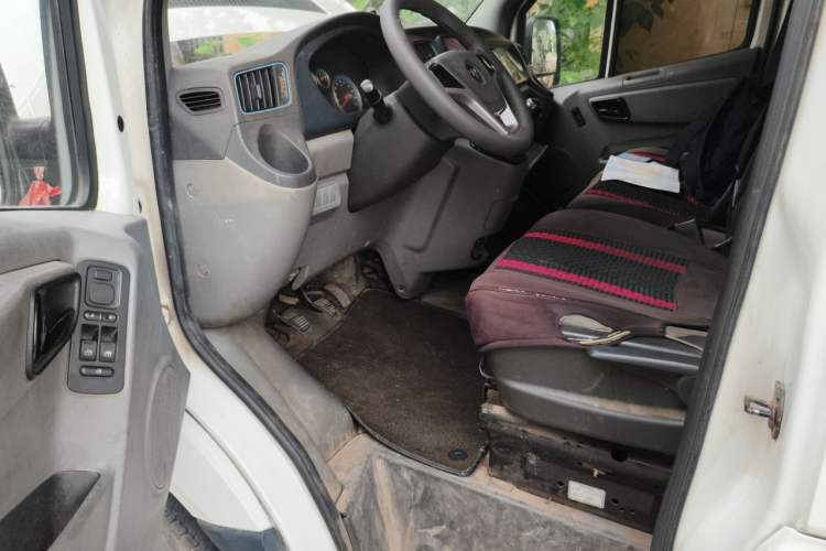 Used Foton Toano 2019 2.5T Flat-Top 5-Seater Open-Window 4J25TC3 Driver Seat
