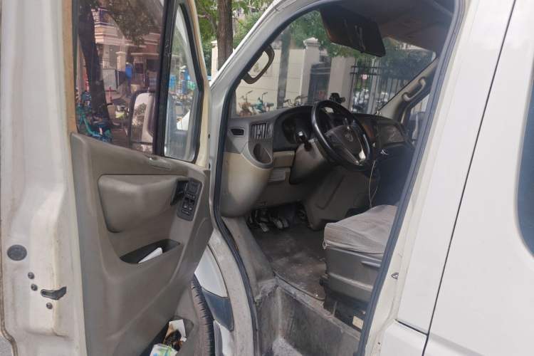 Used Foton Toano 2019 2.5T E Long Wheelbase 7-Seater 4J25TC3 Driver Seat