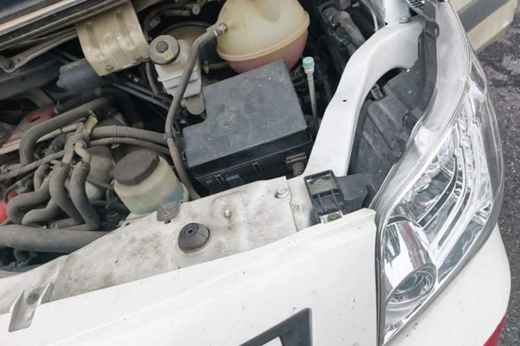 Used Foton Toano 2019 2.5T Mid-Height 4J25TC3 Engine Bay Left