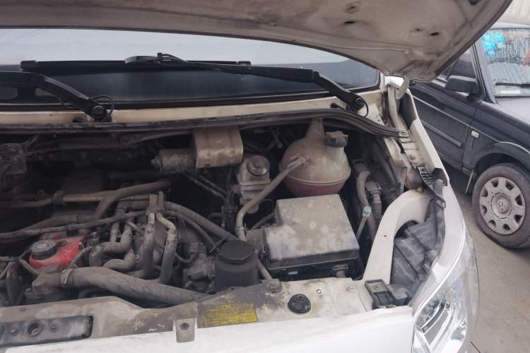 Used Foton Toano 2019 2.5T E7 (5.6 meters) 6-seater 4J25TC3 Engine Bay Left