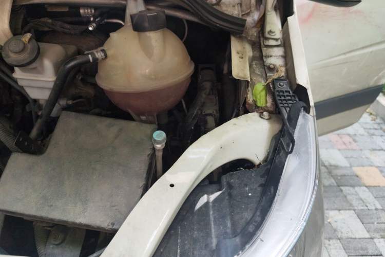Used Foton Toano  Engine Bay Left