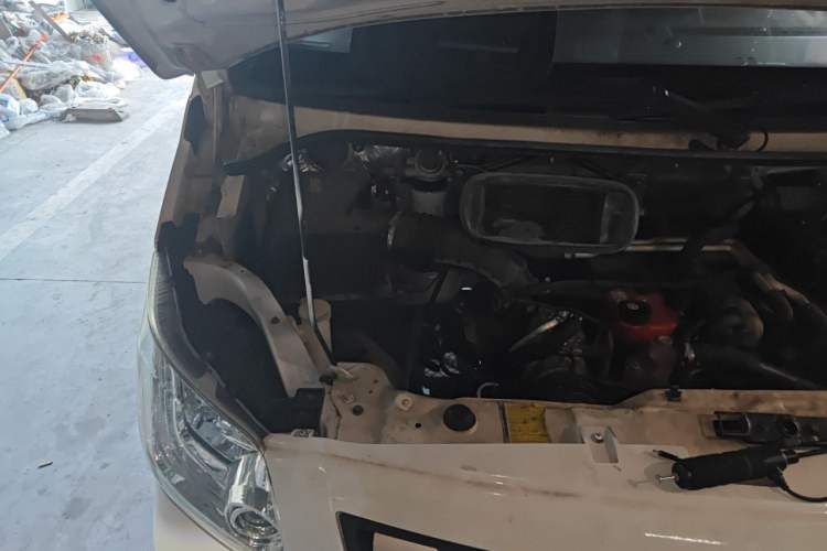 Used Foton Toano 2019 2.5T Flat-Top 5-Seater Open-Window 4J25TC3 Engine Bay Right