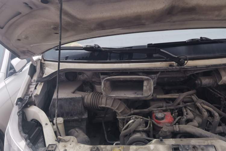 Used Foton Toano 2019 2.5T E7 (5.6 meters) 6-seater 4J25TC3 Engine Bay Right