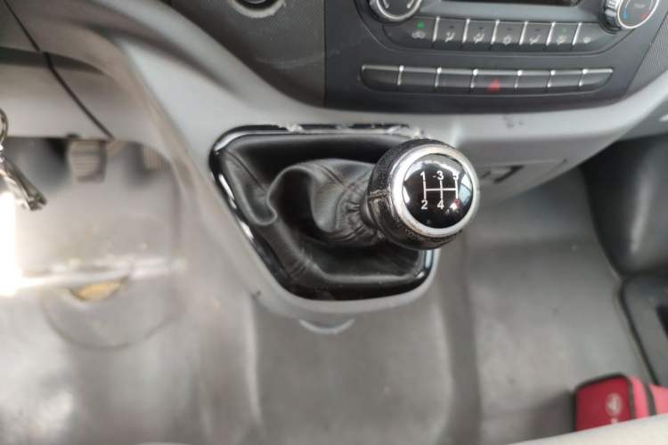 Used Foton Toano 2019 2.5T Flat-Top 5-Seater Open-Window 4J25TC3 Gear Lever