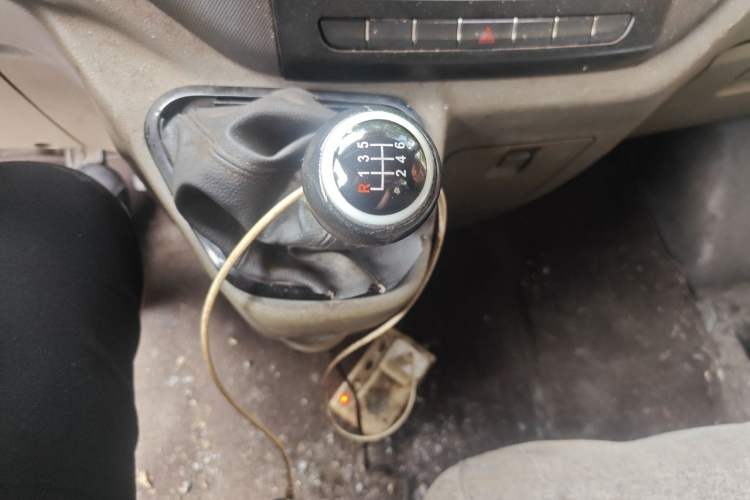 Used Foton Toano 2019 2.5T E Long Wheelbase 7-Seater 4J25TC3 Gear Lever