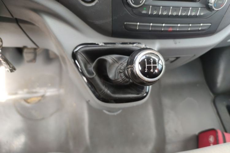 Used Foton Toano 2019 2.5T Flat-Top 5-Seater Open-Window 4J25TC3 Gear Lever