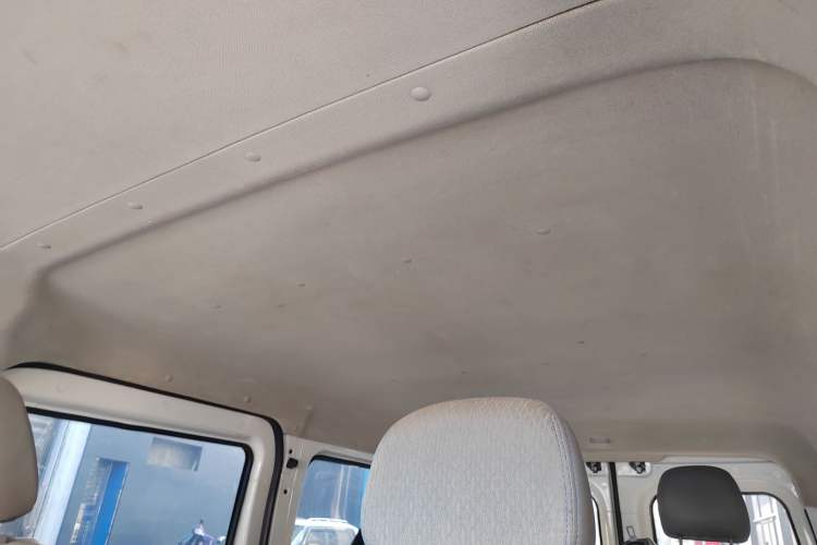 Used Foton Toano 2019 2.5T Flat-Top 5-Seater Open-Window 4J25TC3 Headliner