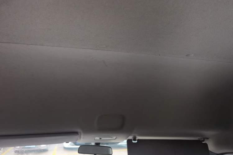 Used Foton Toano 2019 2.5T E7 (5.6 meters) 6-seater 4J25TC3 Headliner