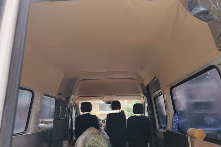 Used Foton Toano 2019 2.5T E7 (5.6 meters) 6-seater 4J25TC3 Headliner