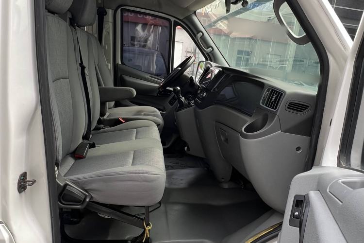 Used Foton Toano 2019 2.5T Flat-Top 5-Seater Open-Window 4J25TC3 Interior 4