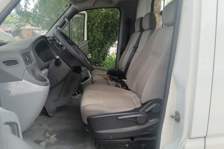 Used Foton Toano 2019 2.8T E5 Van 4J28TC3 Interior 4