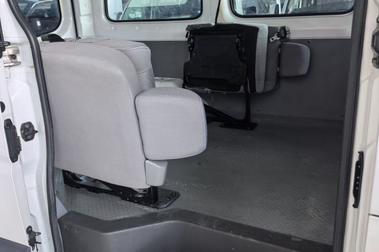 Used Foton Toano 2019 2.5T Flat-Top 5-Seater Open-Window 4J25TC3 Interior 6