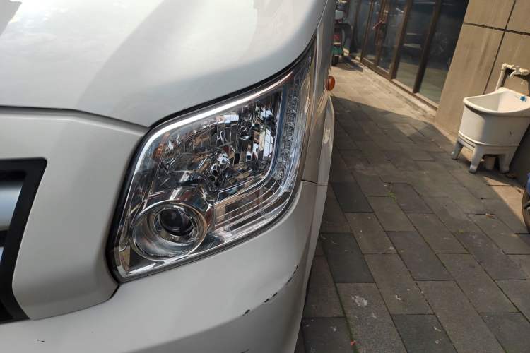 Used Foton Toano 2019 2.5T Flat-Top 5-Seater Open-Window 4J25TC3 Left Front Headlight