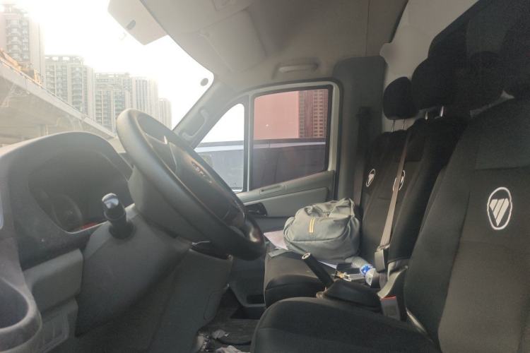 Used Foton Toano 2019 2.8T Van Short Wheelbase Mid-Roof 3-Seater 4J28TC3 Left Front Seat