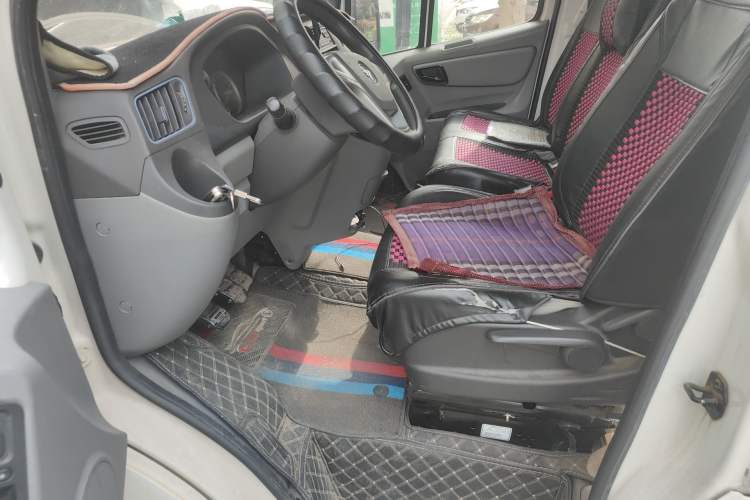Used Foton Toano 2019 2.8T E5 Van 4J28TC3 Left Front Seat