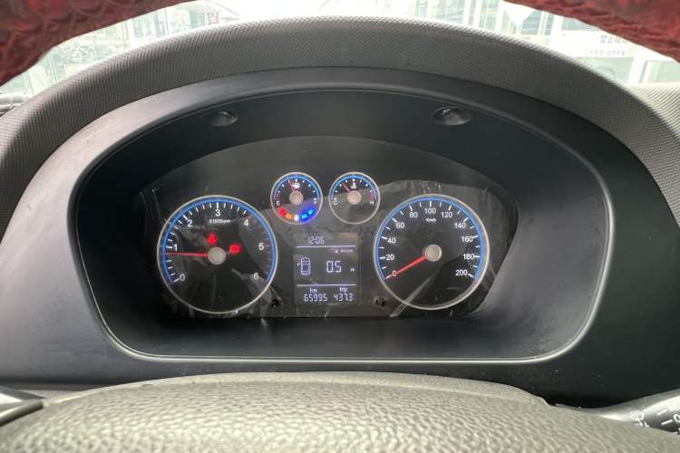 Used Foton Toano 2019 2.5T Flat-Top 5-Seater Open-Window 4J25TC3 Odometer Close Up