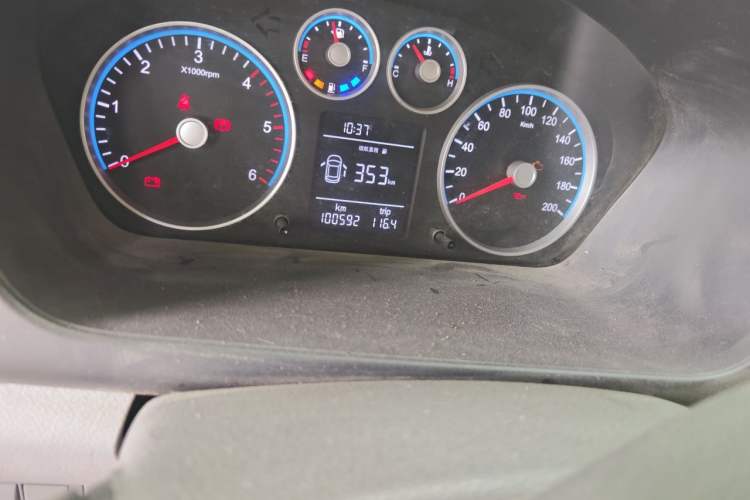 Used Foton Toano 2019 2.5T Flat-Top 5-Seater Open-Window 4J25TC3 Odometer Close Up