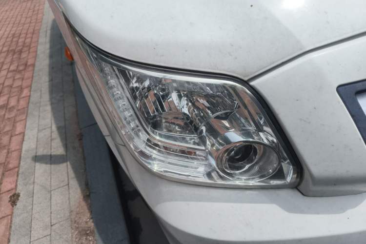 Used Foton Toano 2019 2.5T E Short Wheelbase 5/6-Seater 4J25TC3 Right Front Headlight