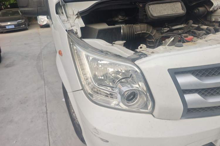 Used Foton Toano 2019 2.8T Van Short Wheelbase Mid-Roof 3-Seater 4J28TC3 Right Front Headlight