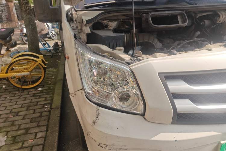 Used Foton Toano 2019 2.5T E Long Wheelbase 7-Seater 4J25TC3 Right Front Headlight