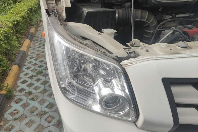 Used Foton Toano 2019 2.8T E5 Van 4J28TC3 Right Front Headlight