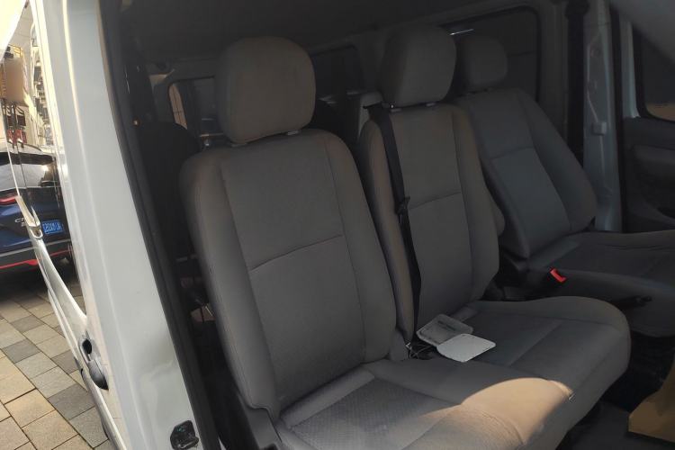Used Foton Toano 2019 2.5T Flat-Top 5-Seater Open-Window 4J25TC3 Right Front Seat