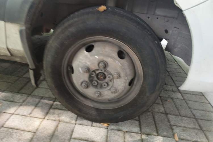 Used Foton Toano  Right Front Wheel Hub