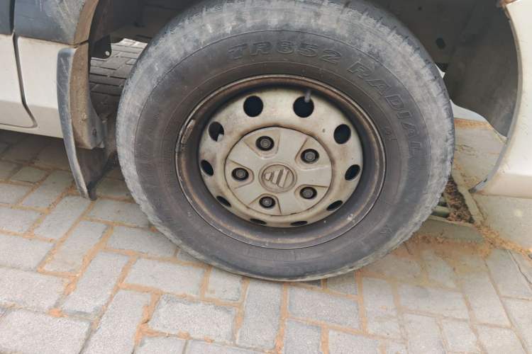 Used Foton Toano 2019 2.5T Flat-Top 5-Seater Open-Window 4J25TC3 Right Front Wheel Hub