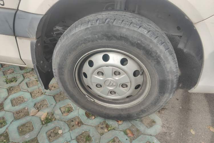 Used Foton Toano 2019 2.8T E5 Van 4J28TC3 Right Front Wheel Hub