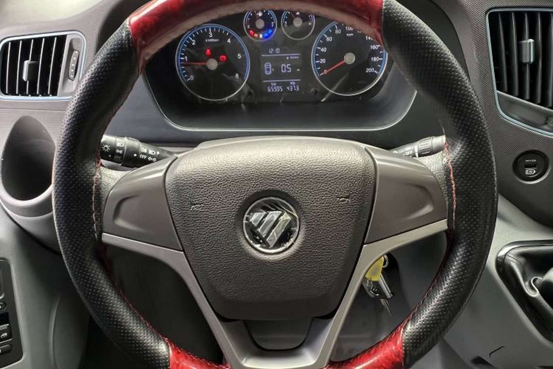 Used Foton Toano 2019 2.5T Flat-Top 5-Seater Open-Window 4J25TC3 Steering Wheel