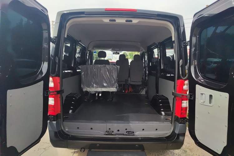 Used Foton Toano 2020 2.5T Manual Tongtu Short Wheelbase Flat Roof 5/6/7-Seater 4J25TC3 Exterior 6