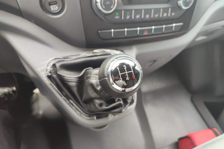 Used Foton Toano 2020 2.5T Manual Tongtu Short Wheelbase Flat Roof 5/6/7-Seater 4J25TC3 Gear Lever