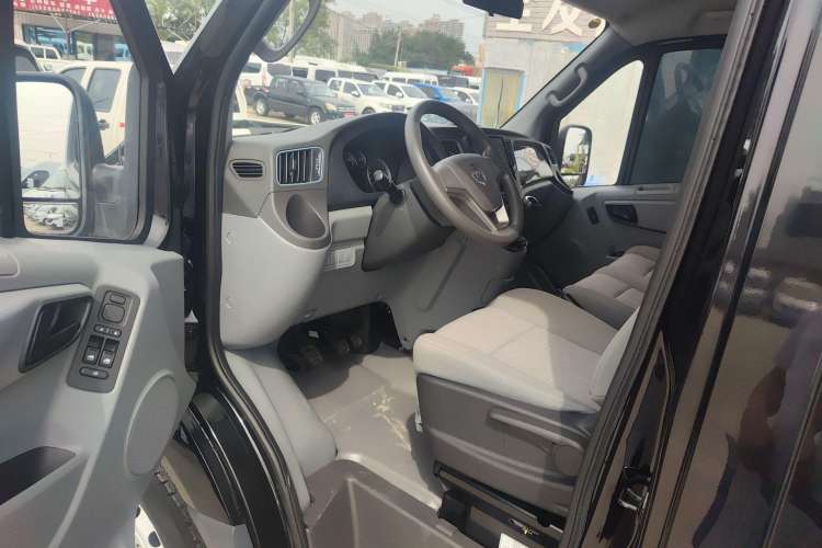 Used Foton Toano 2020 2.5T Manual Tongtu Short Wheelbase Flat Roof 5/6/7-Seater 4J25TC3 Interior 2