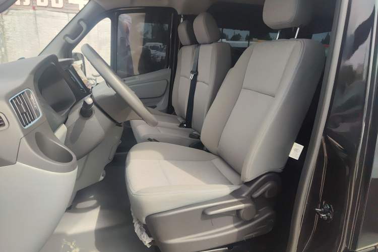 Used Foton Toano 2020 2.5T Manual Tongtu Short Wheelbase Flat Roof 5/6/7-Seater 4J25TC3 Left Front Seat