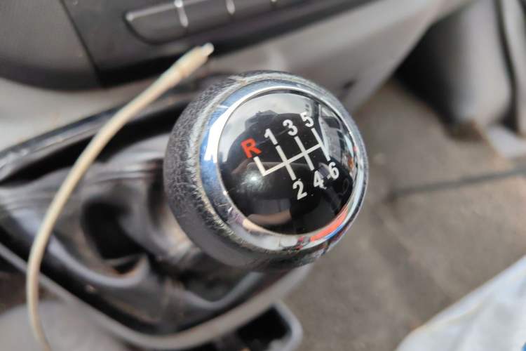 Used Foton Toano 2020 2.5T Manual Tongtu Extended-Wheelbase Mid-Roof 6/7-Seater 4J25TC3 Gear Lever