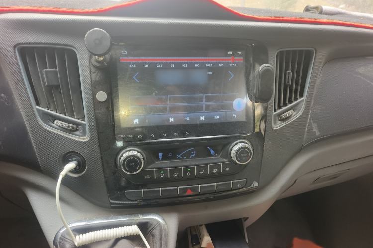 Used Foton Toano 2020 2.0T Multi-Function Extended Wheelbase Mid-Roof 5/6/7-Seater China VI4F20TC3 Audio And AC Panel