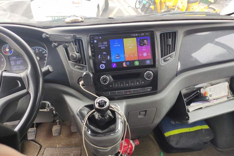 Used Foton Toano 2020 2.0T Multi-Function Short Wheelbase Mid-Roof 5/6-Seater China VI Emission Standard 4F20TC3 Audio And AC Panel