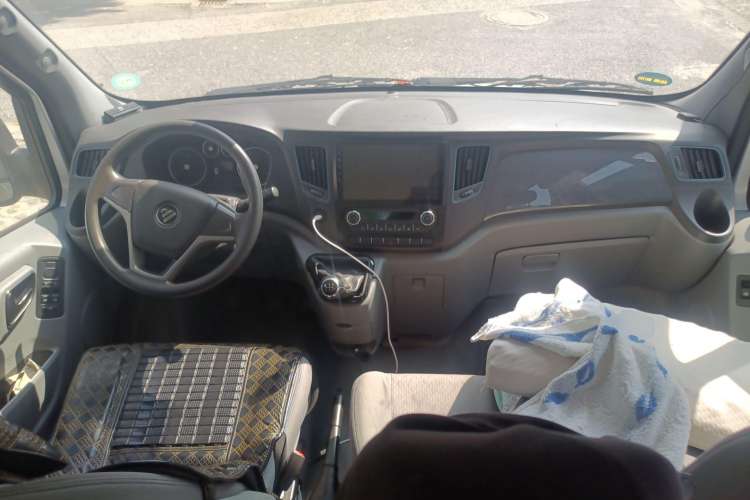 Used Foton Toano 2020 2.5T Manual Tongtu Short Wheelbase Mid-Roof 5/6-Seater 4J25TC3 Center Console