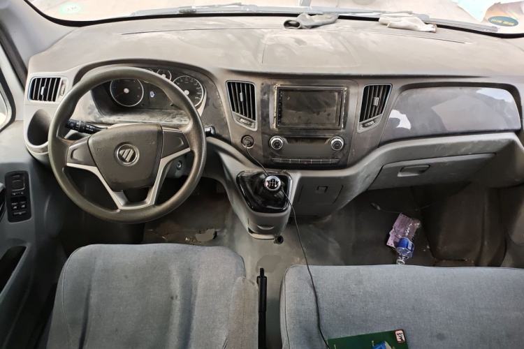 Used Foton Toano 2020 2.5T Manual Tongtu Short Wheelbase Mid-Roof 5/6-Seater 4J25TC3 Center Console
