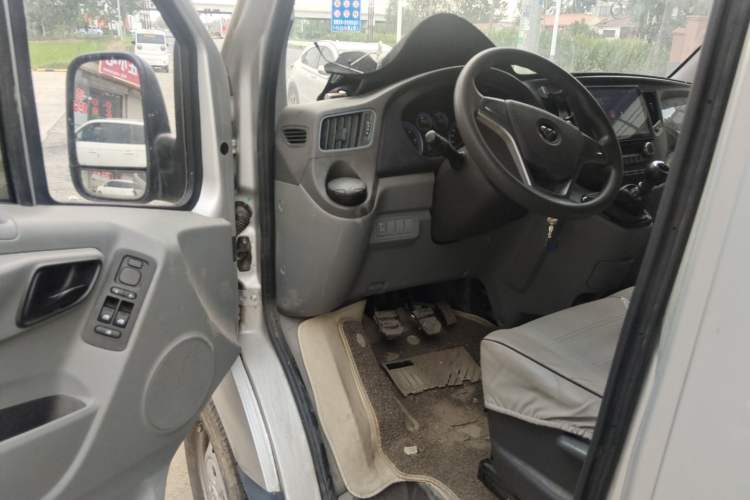 Used Foton Toano 2020 2.5T Manual Tongtu Short Wheelbase Mid-Roof 5/6-Seater 4J25TC3 Driver Seat