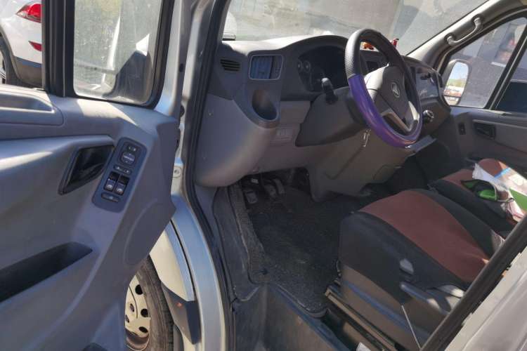Used Foton Toano 2020 2.0T Multi-Function Extended Wheelbase Mid-Roof 5/6/7-Seater China VI4F20TC3 Driver Seat