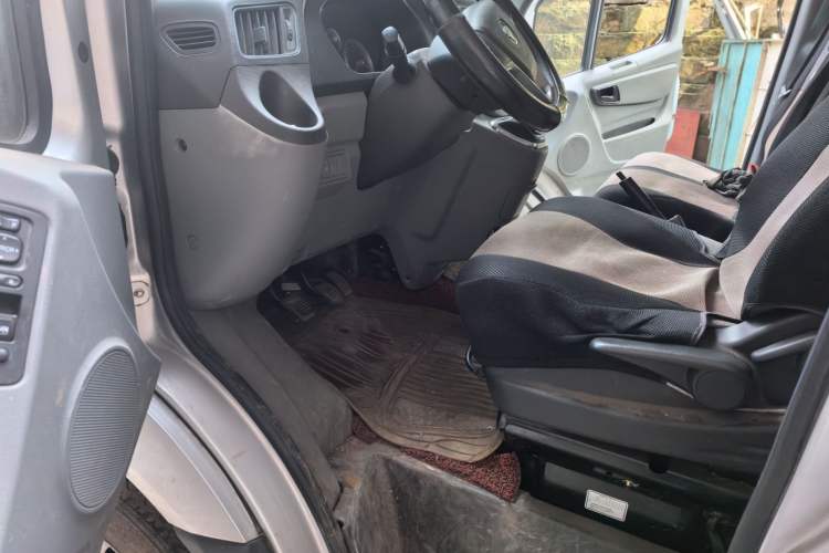 Used Foton Toano 2020 2.0T Multi-Function Short Wheelbase Mid-Roof 5/6-Seater China VI Emission Standard 4F20TC3 Driver Seat