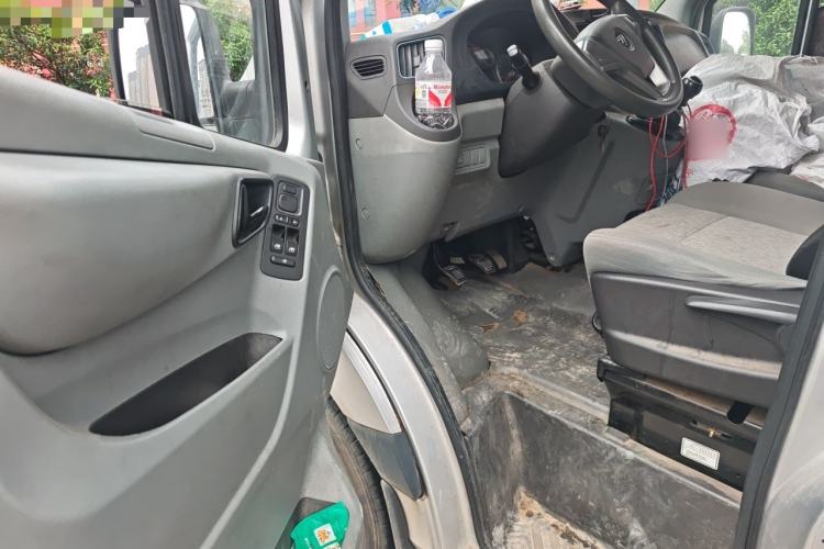 Used Foton Toano 2020 2.5T Manual Tongtu Long Wheelbase Mid-Height 5/6/7-Seater 4J25TC3 Driver Seat