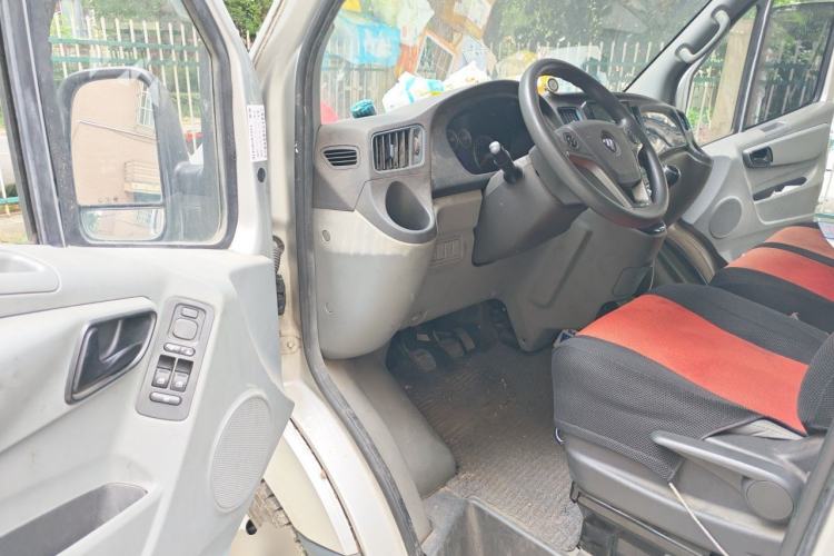 Used Foton Toano 2020 2.5T Manual Tongtu Short Wheelbase Mid-Roof 5/6-Seater 4J25TC3 Driver Seat