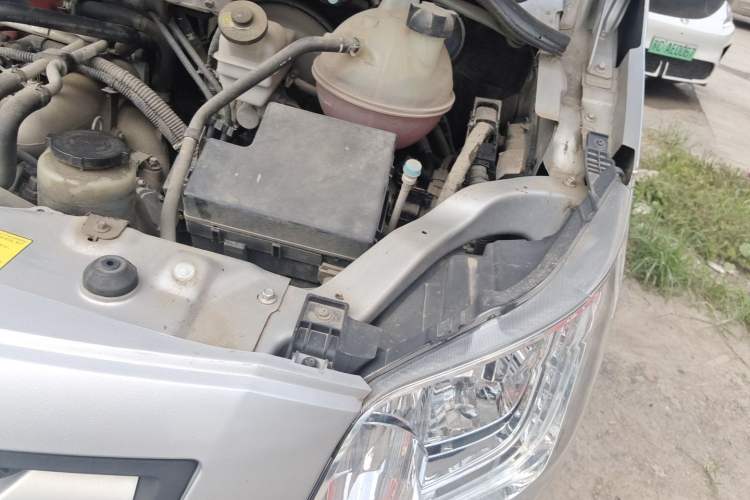 Used Foton Toano 2020 2.5T Manual Tongtu Short Wheelbase Mid-Roof 5/6-Seater 4J25TC3 Engine Bay Left