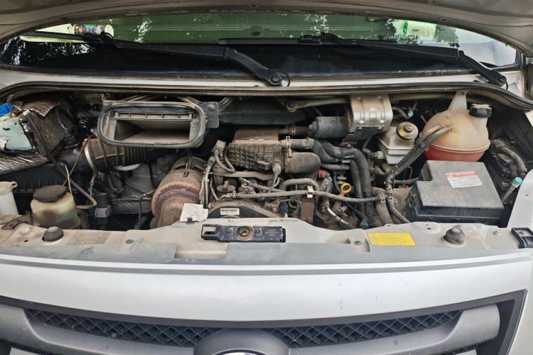 Used Foton Toano 2020 2.0T Multi-Function Extended Wheelbase Mid-Roof 5/6/7-Seater with Rear Dual Tires China VI Emission Standard F20TC3 Engine Bay
