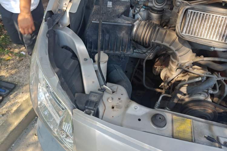 Used Foton Toano 2020 2.5T Manual Tongtu Short Wheelbase Mid-Roof 5/6-Seater 4J25TC3 Engine Bay Right