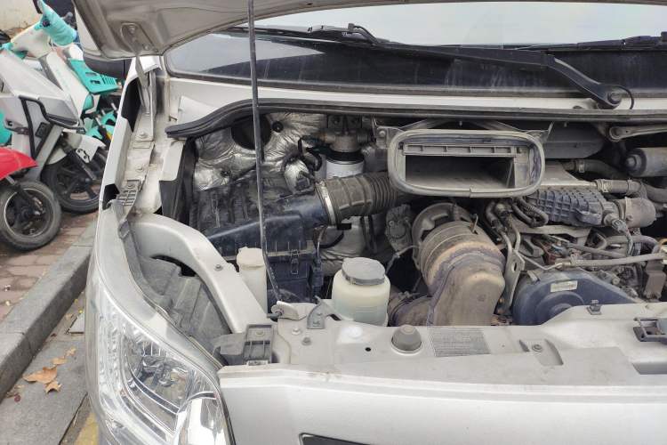 Used Foton Toano 2020 2.0T Multi-Function Short Wheelbase Mid-Roof 5/6-Seater China VI Emission Standard 4F20TC3 Engine Bay Right